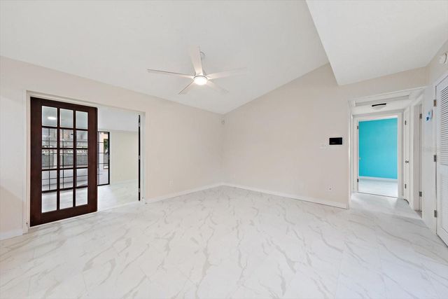 11012 52ND AVENUE N, St Petersburg, FL 33708