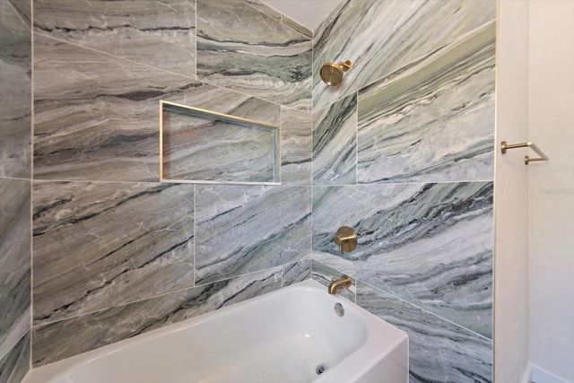 11012 52ND AVENUE N, St Petersburg, FL 33708