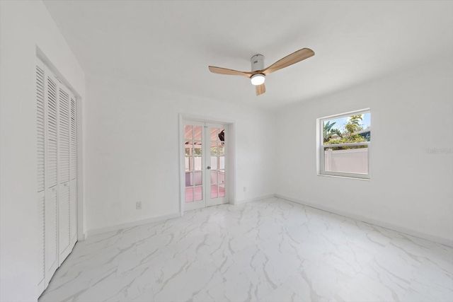 11012 52ND AVENUE N, St Petersburg, FL 33708