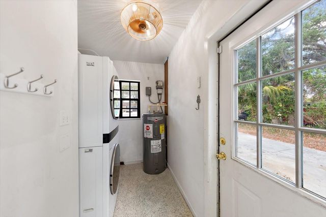 11012 52ND AVENUE N, St Petersburg, FL 33708