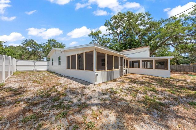 11012 52ND AVENUE N, St Petersburg, FL 33708