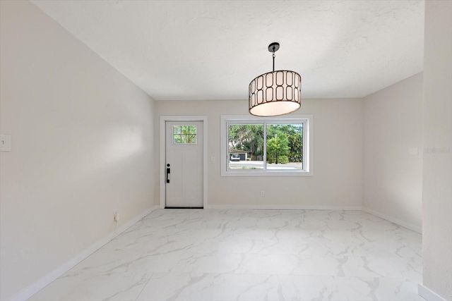 11012 52ND AVENUE N, St Petersburg, FL 33708