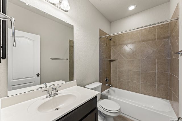 9710 Monken, Boerne, TX 78006