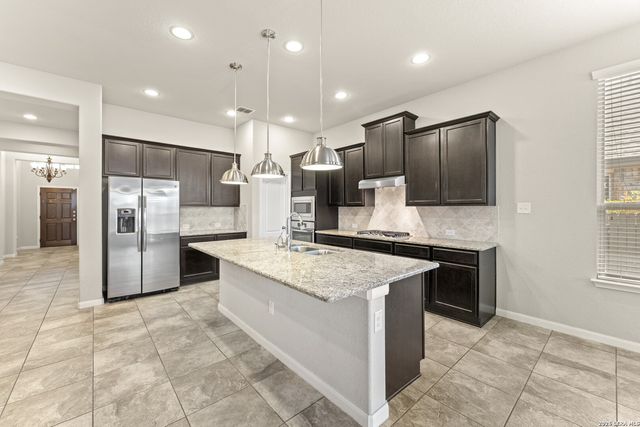 9710 Monken, Boerne, TX 78006