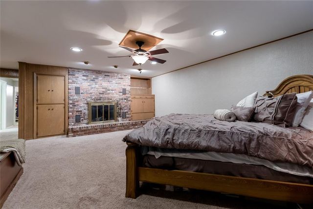 716 Phillips Lane, Clinton, OK 73601