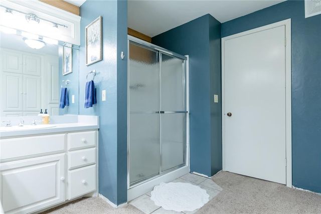 716 Phillips Lane, Clinton, OK 73601