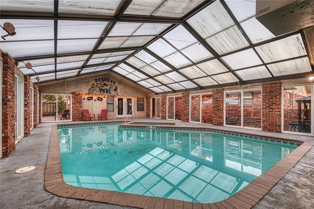 716 Phillips Lane, Clinton, OK 73601