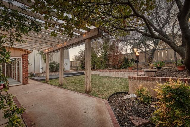 716 Phillips Lane, Clinton, OK 73601