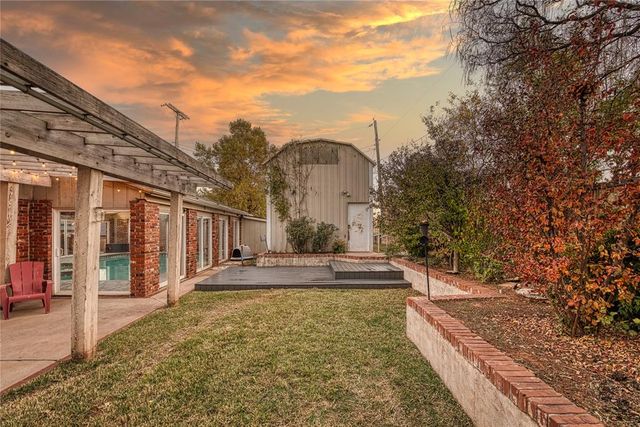 716 Phillips Lane, Clinton, OK 73601