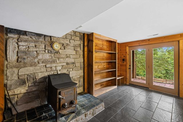 1363 CALF MOUNTAIN RD, Waynesboro, VA 22980