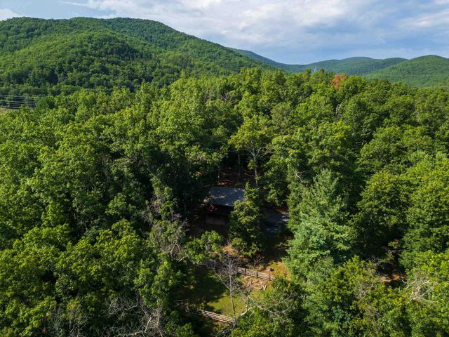 1363 CALF MOUNTAIN RD, Waynesboro, VA 22980