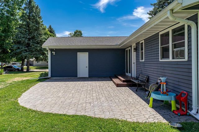1461 Marquette Street, Janesville, WI 53546