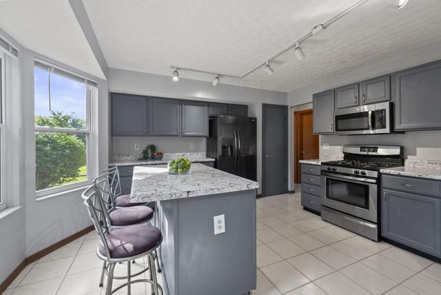 7450 Oakmeadows Drive, Columbus, OH 43085