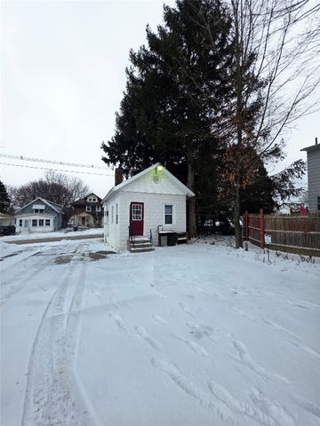 3112 EAST Avenue, Erie, PA 16504