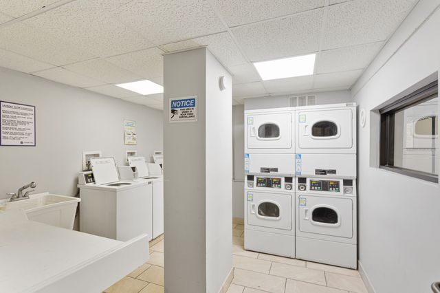 6826 N Ridge Boulevard 406, Chicago, IL 60645