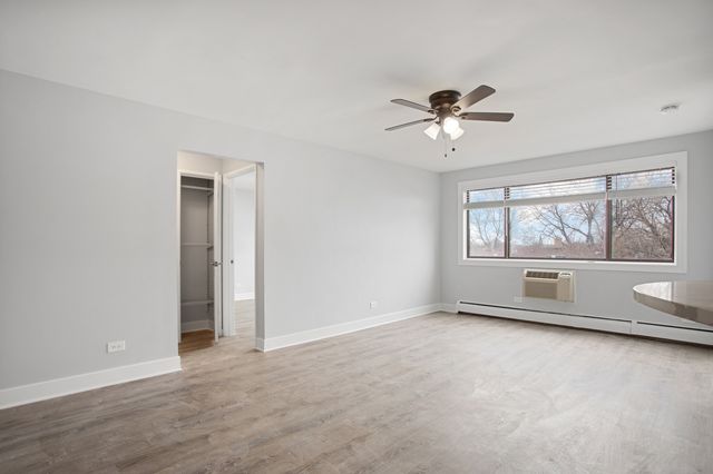 6826 N Ridge Boulevard 406, Chicago, IL 60645