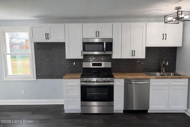 4308 Sadie Ln, Louisville, KY 40216