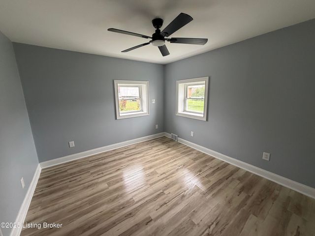 4308 Sadie Ln, Louisville, KY 40216