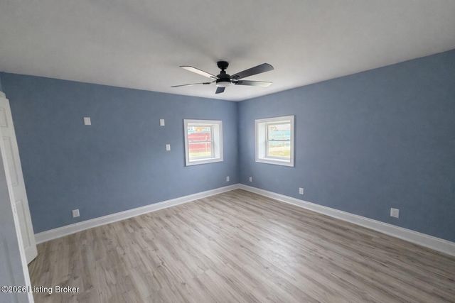 4308 Sadie Ln, Louisville, KY 40216