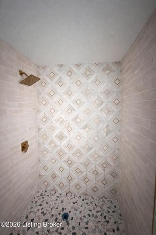 4308 Sadie Ln, Louisville, KY 40216