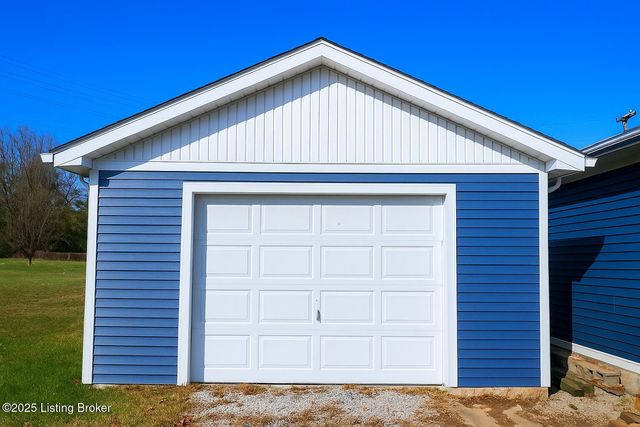 4308 Sadie Ln, Louisville, KY 40216