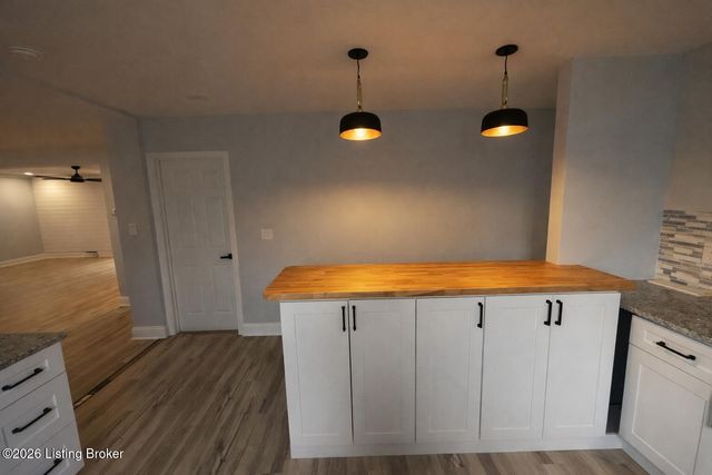 4308 Sadie Ln, Louisville, KY 40216