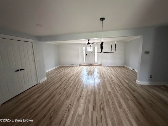 4308 Sadie Ln, Louisville, KY 40216