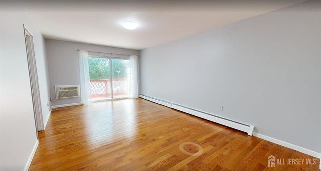 21 Lake Avenue 7A, East Brunswick, NJ 08816