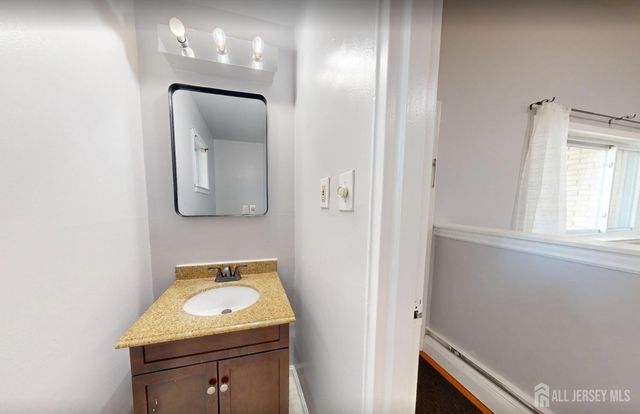 21 Lake Avenue 7A, East Brunswick, NJ 08816