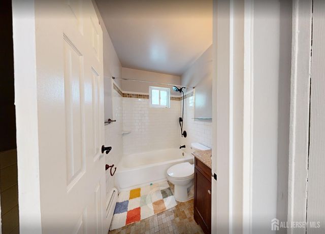 21 Lake Avenue 7A, East Brunswick, NJ 08816