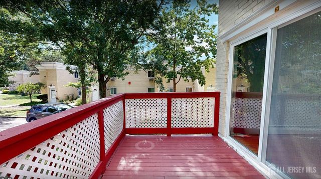 21 Lake Avenue 7A, East Brunswick, NJ 08816
