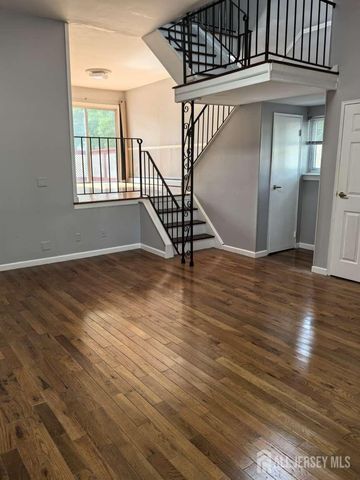 21 Lake Avenue 7A, East Brunswick, NJ 08816