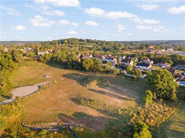 2220 Watchfield Dr, South Park, PA 15129