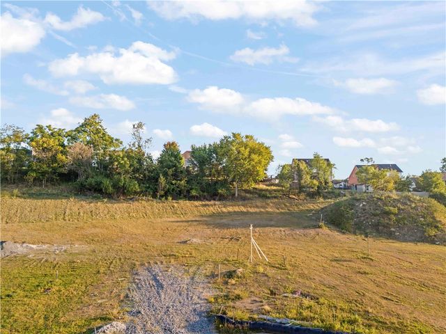 2220 Watchfield Dr, South Park, PA 15129