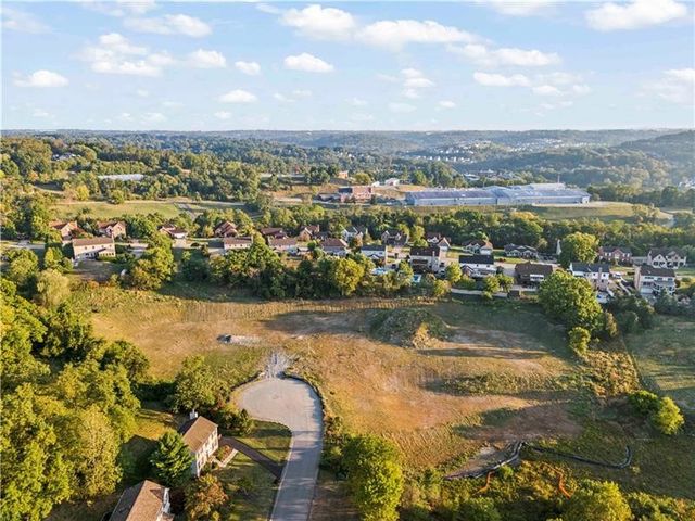 2220 Watchfield Dr, South Park, PA 15129