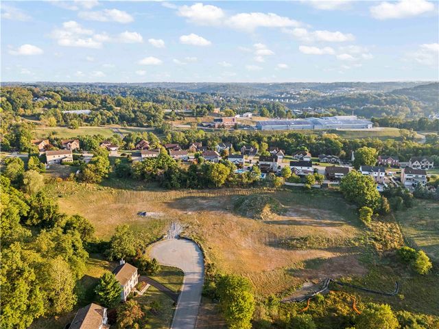 2220 Watchfield Dr, South Park, PA 15129