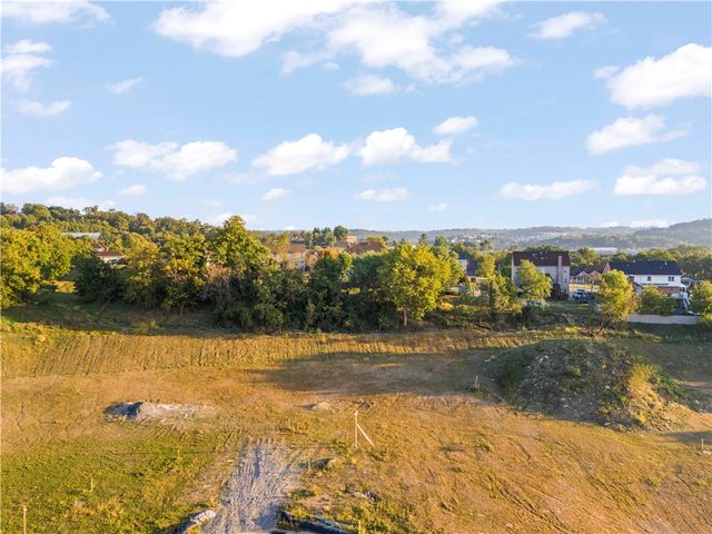 2220 Watchfield Dr, South Park, PA 15129