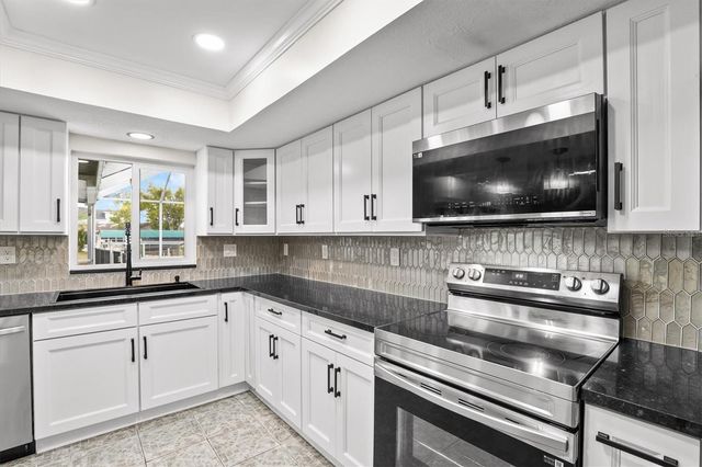 7239 SOUTHWIND DRIVE, Hudson, FL 34667