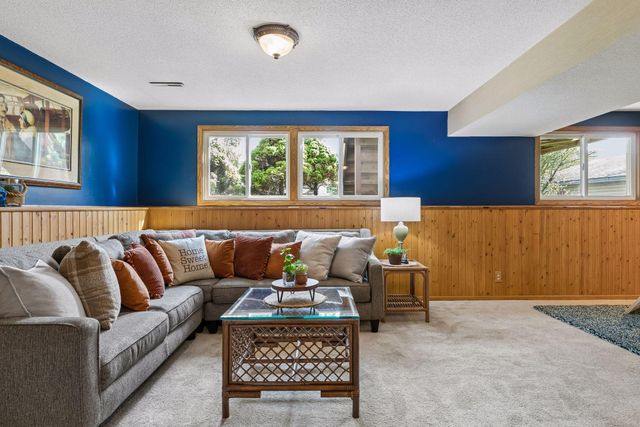 6364 Crosby Avenue, Inver Grove Heights, MN 55076