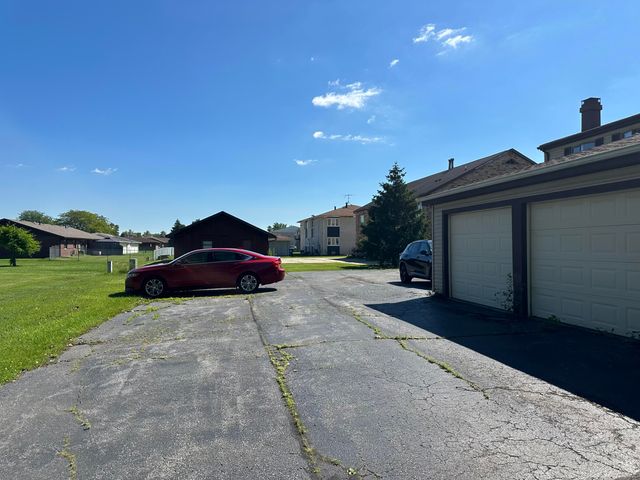 216 Plum Creek Drive 3, Schererville, IN 46375