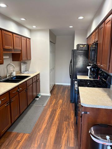 216 Plum Creek Drive 3, Schererville, IN 46375