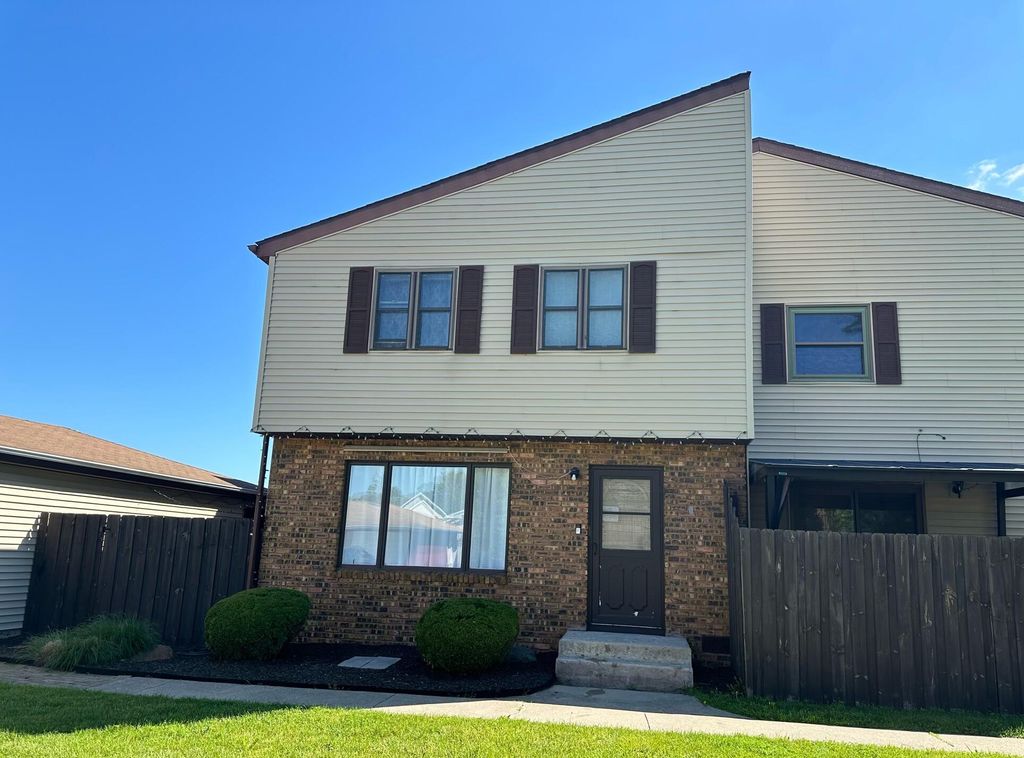 216 Plum Creek Drive 3, Schererville, IN 46375