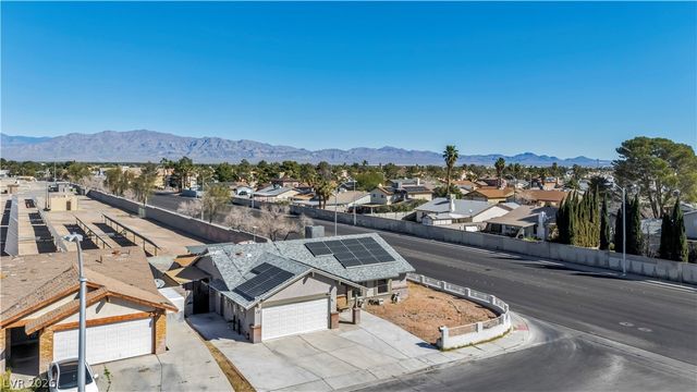 6400 Starcrest Drive, Las Vegas, NV 89108