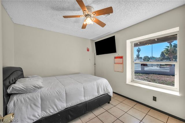 6400 Starcrest Drive, Las Vegas, NV 89108