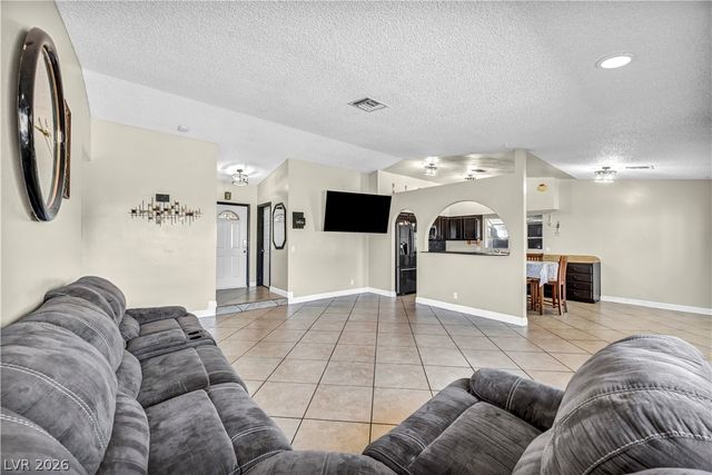 6400 Starcrest Drive, Las Vegas, NV 89108