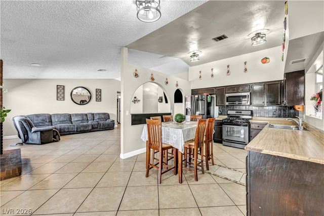 6400 Starcrest Drive, Las Vegas, NV 89108