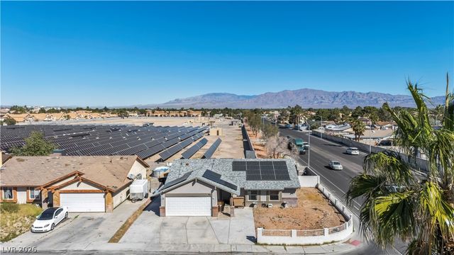 6400 Starcrest Drive, Las Vegas, NV 89108