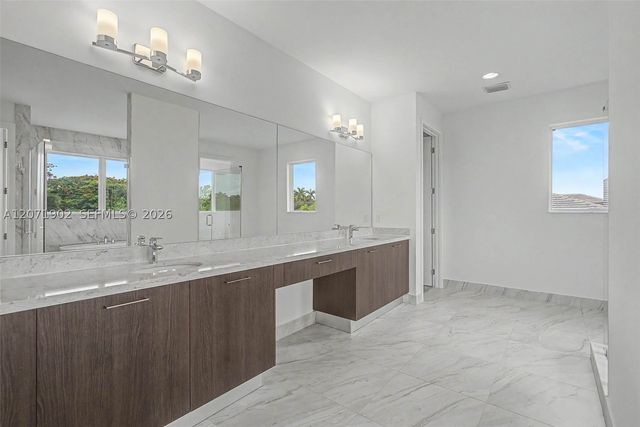 2440 SW 122nd Ter, Davie, FL 33325