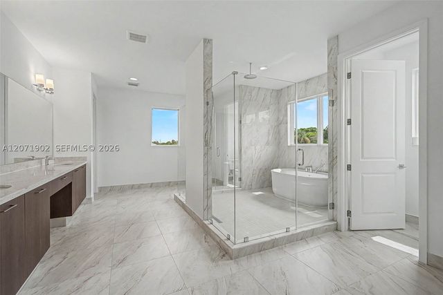 2440 SW 122nd Ter, Davie, FL 33325