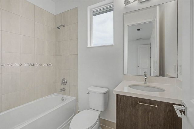 2440 SW 122nd Ter, Davie, FL 33325